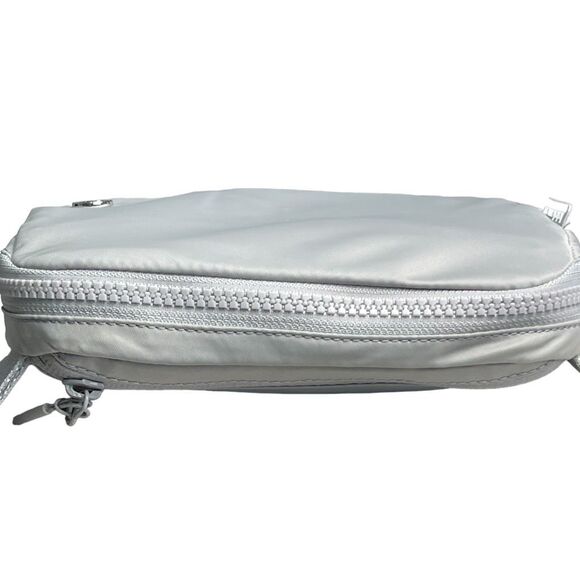 NEW! Hands-Free Lululemon 1L Belt Bag in Silver Drop & White (NWT) - Picture 10 of 16